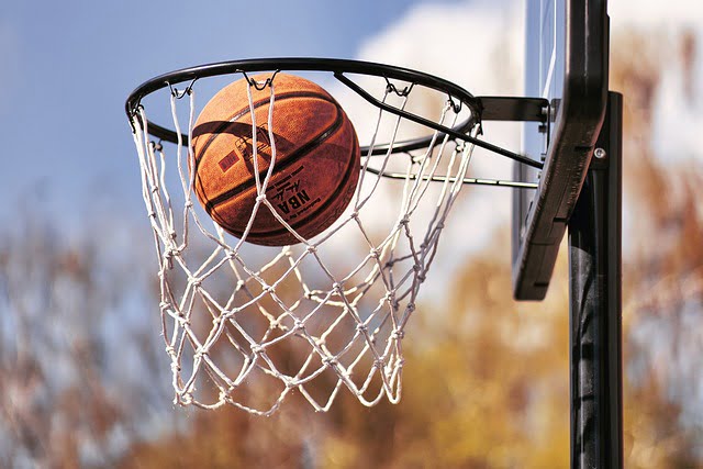 https://pixabay.com/photos/basketball-basket-ball-hits-point-7121617/